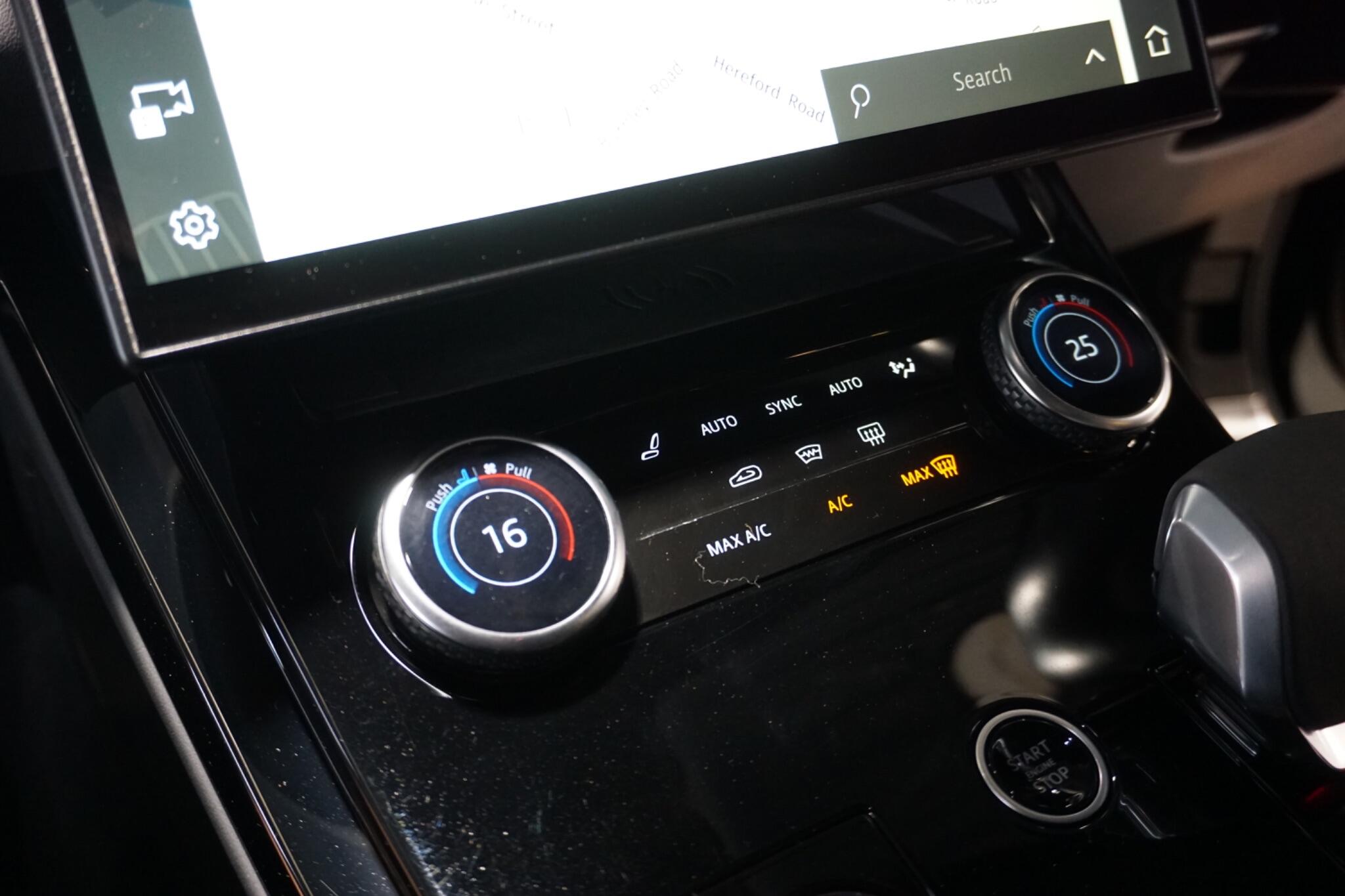 Land Rover Range Rover Sport 3.0 D300 MHEV Dynamic SE SUV 5dr Diesel Auto 4WD Euro 6 (s/s) (300 ps)